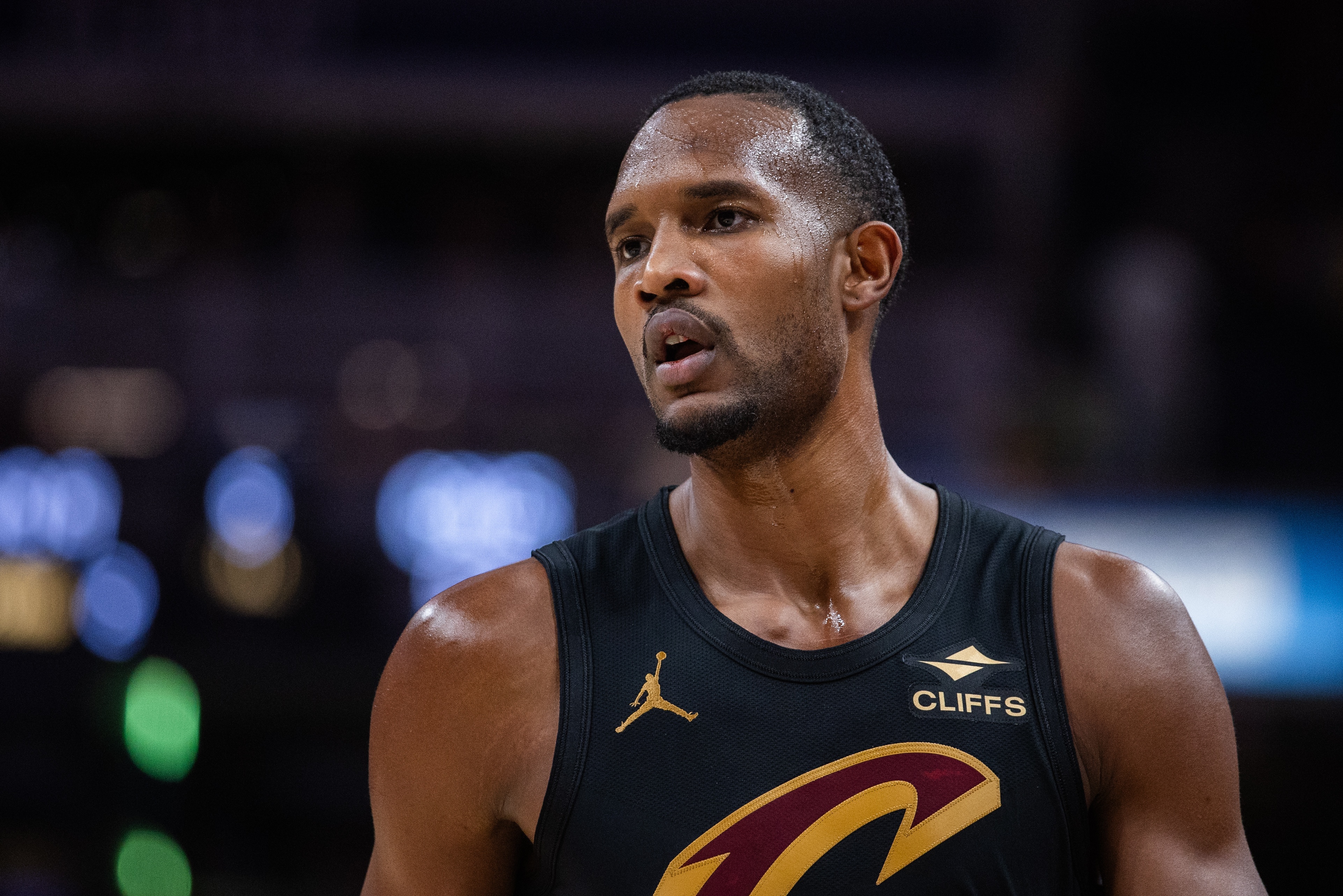 旺财28-难阻失利！莫布里11中6拿到15分9板8助2断3帽 正负值-11