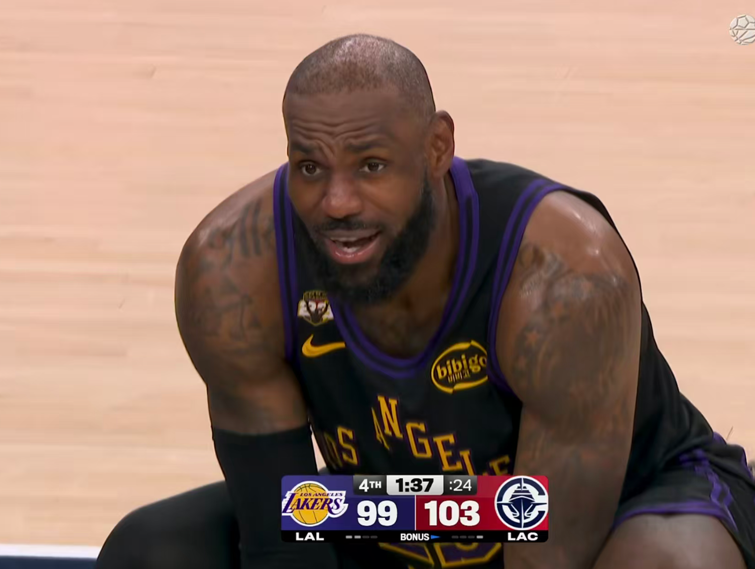 旺财28-撑杆跳没哨，锁喉不犯规！四大黑哨助力湖人还输球，难怪詹皇急眼